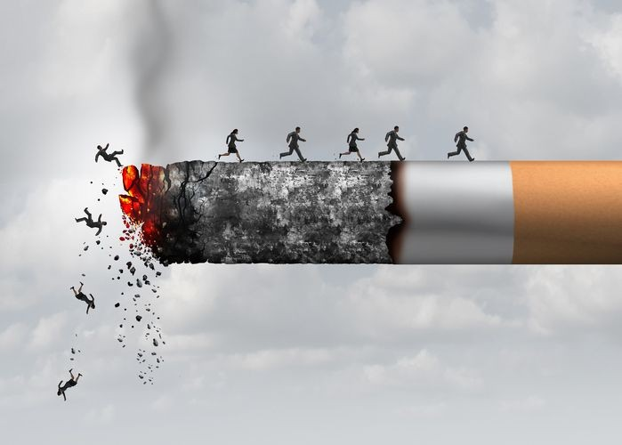 Ученые рассказали про разницу в продолжительности жизни после отказа от курения.